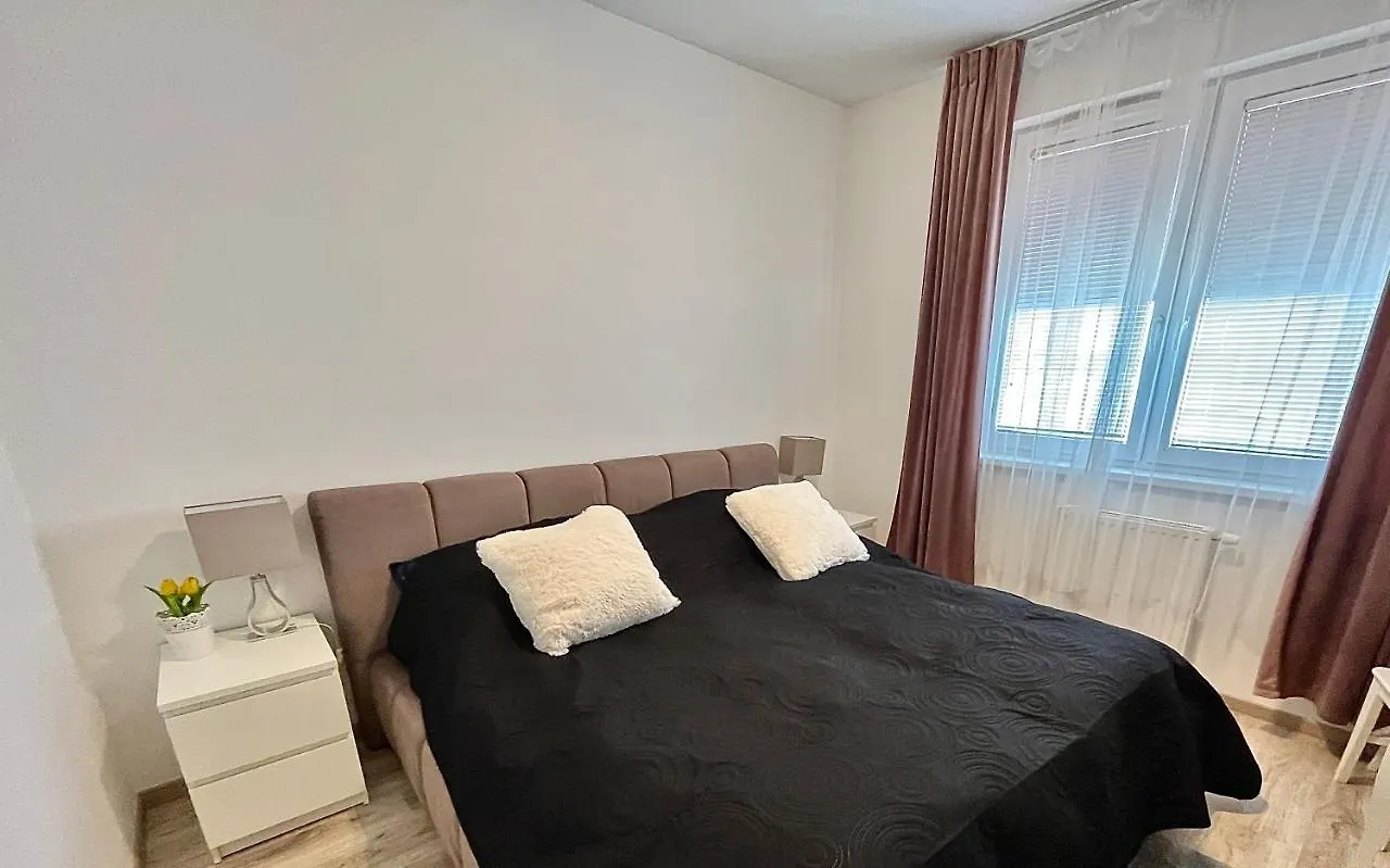 Diamond Apartments - 3 Bedroom, Luxurious Apartment In The Heart Of The City Budapest