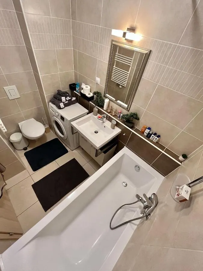 Diamond Apartments - 3 Bedroom, Luxurious Apartment In The Heart Of The City Budapest 0*,